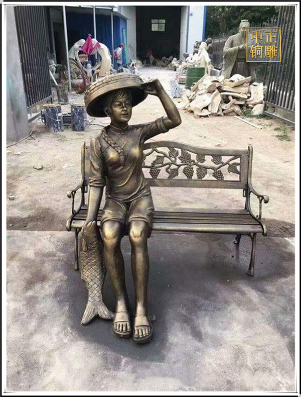 傣族美女雕塑.jpg