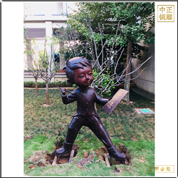 公园小男孩铜雕塑 
