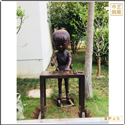 小女孩写字铜雕塑 