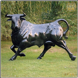 大号铜牛雕塑图片